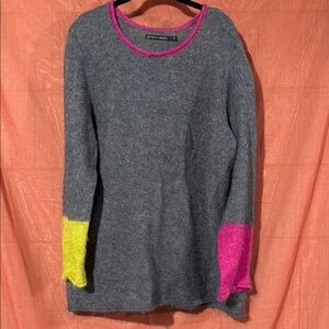 Gray Sweater w Pink & Green sleeves